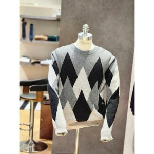 [카운테스마라] 라쿤 원사 혼방 아가일 패턴 라운드넥 니트 CSTX3C2315G0