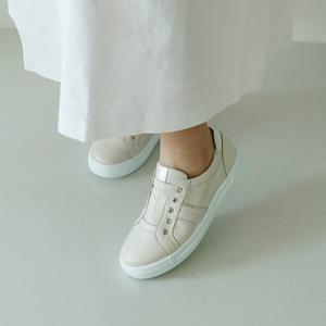 [지쎄공식몰] 천연가죽 여성수제화 캐디 통굽 슬립온 운동화 GIS-46226