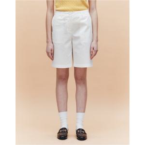 헤지스 여성 25SS 치노 슬림 버뮤다 팬츠 화이트 HSPA5BC42WT