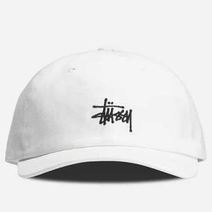25 FW 스투시 베이직 스톡 로고 엠브로이드 코튼 화이트 베이스볼 캡 1311070NATL