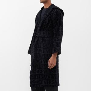 25 FW 베르사체 시그니처 로고 테리 후드 배스로브 블랙 10106601A07545Z4800