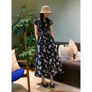 헤지스 여성 25SS 코튼 시어서커 타히티 패턴 캡 소매 원피스 네이비 HSDR5B501N2