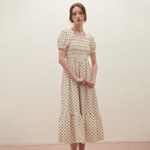 [SATIN] 스퀘어 넥 스모크 도트 원피스 O252T659