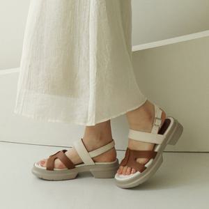 [지쎄공식몰] 천연가죽 여성수제화 모크 플랫폼 통굽 샌들 GIS-46252