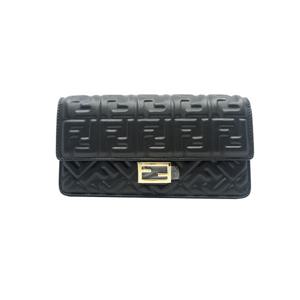 펜디 나파 레더 바게트 체인 지갑 블랙 8M0498AAJDF0KUR