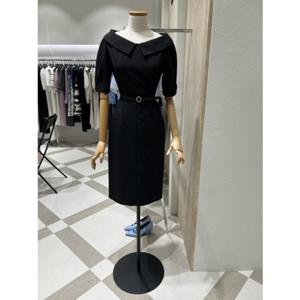모조에스핀 J252XSE020 카라넥 밸티드블랙컬러 5부 소매 원피스