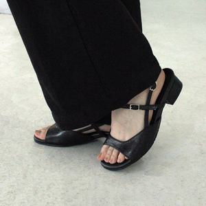 [지쎄공식몰] 천연가죽 여성수제화 루시 스트랩 샌들 GIS-46259