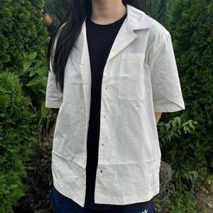 아디다스 공용 에센셜 시어서커 반팔 셔츠 JD2456