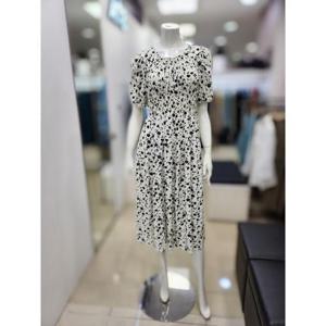 아르테 세이브존06 면 혼방 꽃 무늬 볼륨 A라인 원피스 DRBPWO4J70