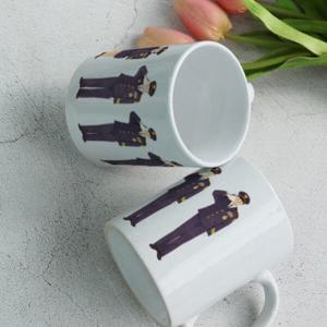 아트박스/꾸밈 cf924-디자인머그컵2p-제복입고경례하는경찰관