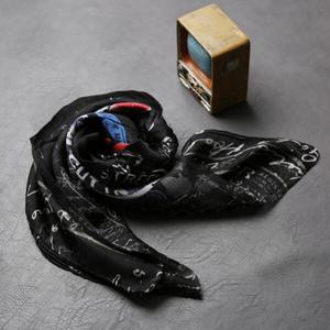 아트박스/더로라 정사각 실크 스카프- 표범 해골 스케치화 S7239