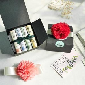 아트박스/아이씨유 오천만원 선물 카네이션 브로치 세트