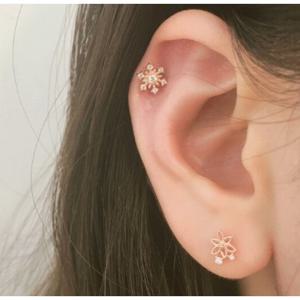 [로이드] 눈내리는 겨울 눈꽃 14K 골드 반쪽피어싱 LPFG2085G