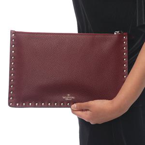 발렌티노 공용 락스터드 클러치 VW2P0269VSH C52