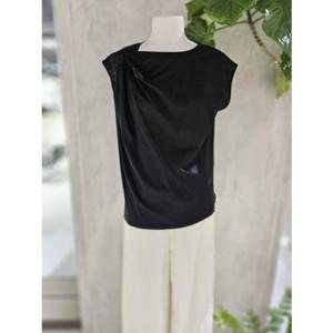 [ZOOC] 트위스티드 슬리브리스 탑 (Z252MSM029)