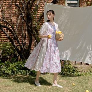 라페어 다즐링 피오니 레드 에이프런 원피스 LWMDAOP0397-RE