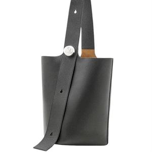 로에베 스무스 카프스킨 페블 버킷백 라지 BANBBBHX06 1100