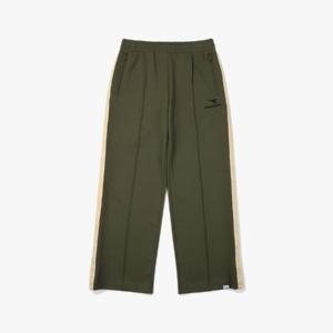 디아도라팬츠 AQS D5123LFP11OLD 레거시 저지 트랙 팬츠 OLIVE