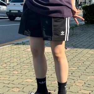 아디다스 여성 아디컬러 파이어버드 쇼츠 블랙 반바지 IU2425