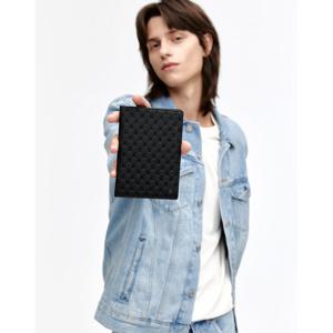 [헤지스]HJHO5F827BK_남성 블랙 로고패턴 소가죽 여권지갑