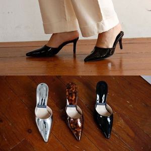 [애슬릿] 에나멜 스틸레토 뮬 블로퍼 힐 7cm