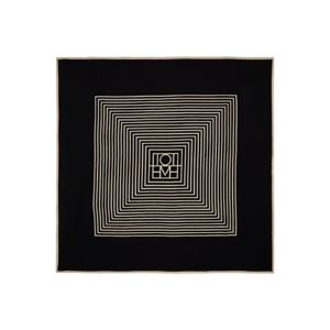 25 FW 토템 여성 블랙   베이지 센터 모노그램 실크 스카프 252771F029003