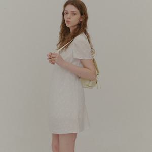 [플랙진]여성 여름 자수 미니 반팔 원피스 (PWTF2OPL61W)