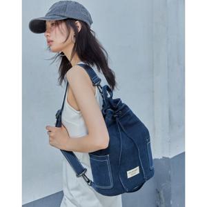 [질스튜어트] 네이비 캔버스 백팩 겸 슬링백 JABA4F955