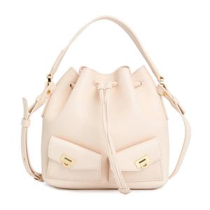 페라가모 허그 멀티포켓 여성 버킷백 220915 0785881