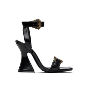 25 FW 베르사체진스꾸뛰르 여성 블랙 바로크 버클 페이턴트 크리스틴 힐 샌들 252202F125000