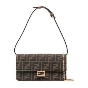 펜디 바게트 체인 장지갑 8M0498A98P F0A6E F0A6E