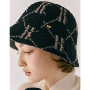 [헤지스]HIHE5F801N2_여성 네이비 로고패턴 울혼방 버킷햇