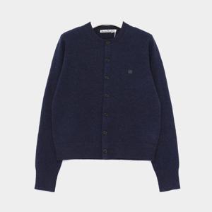 아크네 25FW 페이스 패치로고 울 크루넥 여성 가디건 A60634 AHE