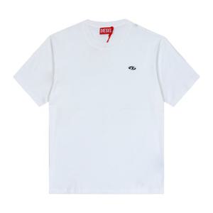 디젤 A15056 0AIJU 141 (T-ADJUST-DOVAL-PJ) 오벌 D 로고 패치 남성 반팔티