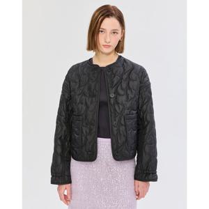 질스튜어트 뉴욕 여성 25SS 시즌오프 블랙 퀼팅 경량 숏점퍼 JSJU5A100BK