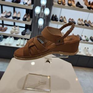 [엘칸토]엘칸토 HC10 양가죽통굽케주얼샌들카멜 LCWW46U526TA (4