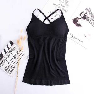 검정색 민소매 여성 V넥 나시 이지 웨어 캡끈 브라탑