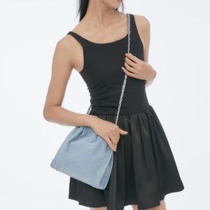 [질스튜어트] 코코체인 중청 데님 체인숄더백 JABA5E169B2