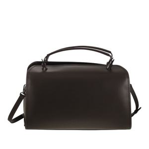 페세리코 엠보스드 로고 새첼 가죽 핸드백 S38365C0 953