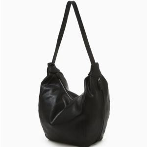 [질스튜어트] 가죽 세이지 호보백 겸 슬링백 블랙 LJABA5F600BK