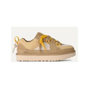 어그 어그 베이지 스니커즈 2213080