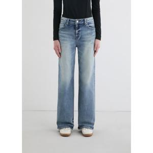 [게스]여성 M톤 올브러쉬 와이드 청바지 YP3D6155