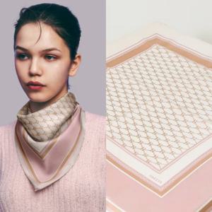 [헤지스] 핑크 헤리아토 사각 실크 스카프 HISC5F603P2