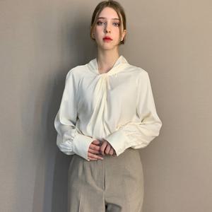 [파슨스] Front Twist Neck Blouse   [PW2R2BL08]