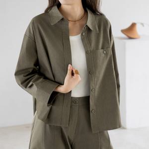 엄마옷 마담4060 버튼업포켓셔츠자켓 모던베이직 여성 -ZJK2509026-