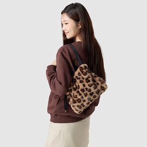 [르꼬끄공식] 여성 3WAY 퍼 토트백 QQ422WBGO2