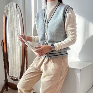 [신상오픈런]CSJ4714렘스켈 여성 미니 V넥 배색 비스코스 니트베