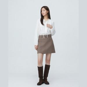 플라스틱아일랜드  (PR4WB082) 라운드넥 핀턱 블라우스