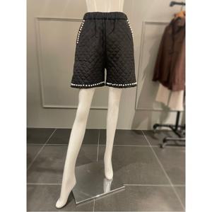 르니앤맥코이 진주장식 퀼팅 패딩 반바지 (MM12SL303FJY)