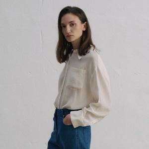 [앤클라인(여성의류)]루즈 페미닌 셔츠 9H3BL8010